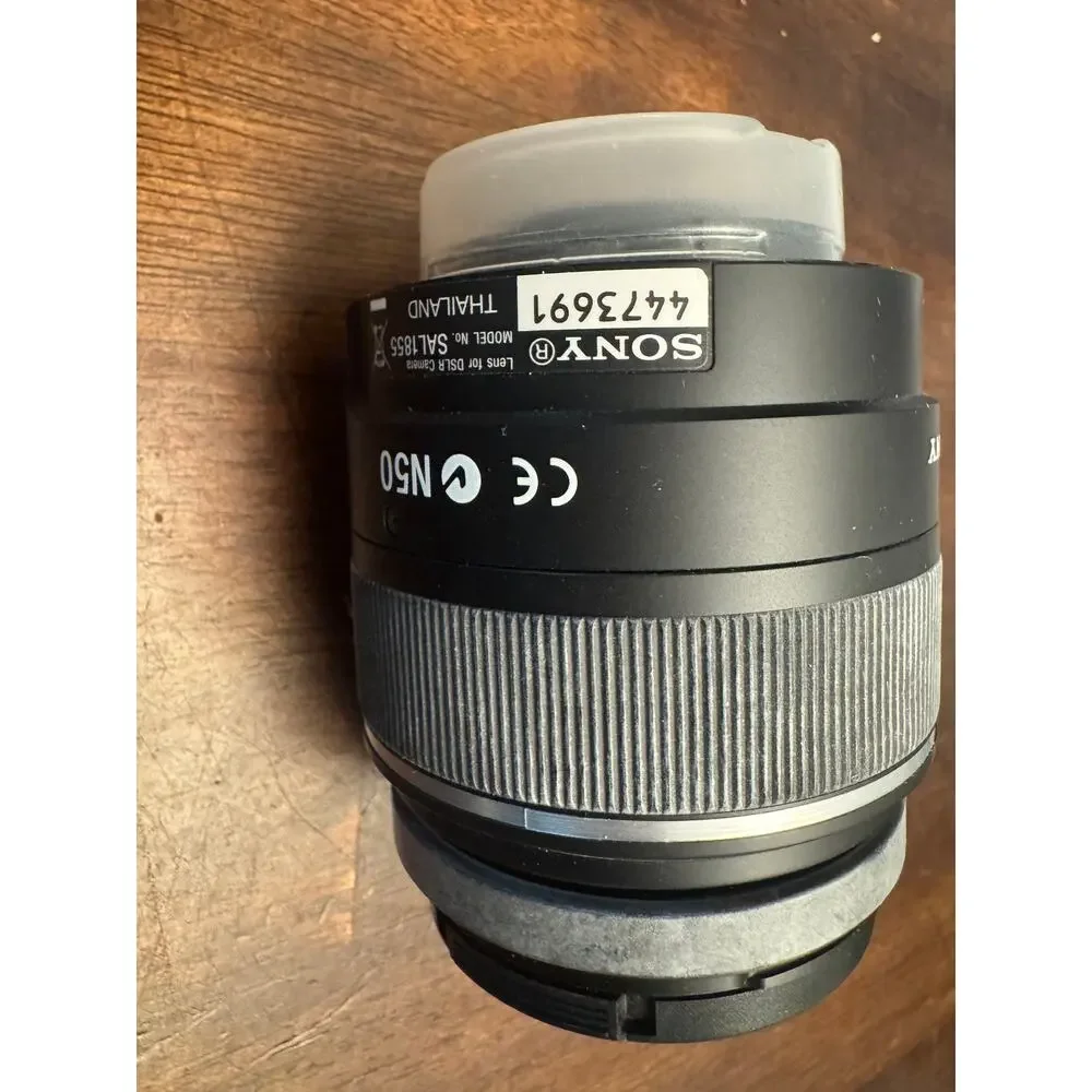 Sony DT 18-55mm f/3.5-5.6 SAM A-mount zoom lens NWOB for DSLR